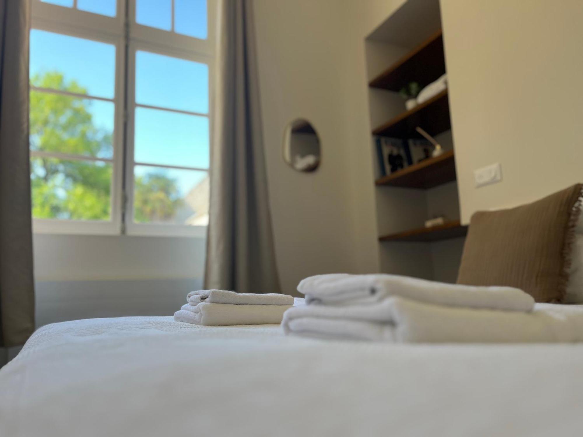 Abbaye De Blanchelande Bed & Breakfast Neufmesnil Екстериор снимка