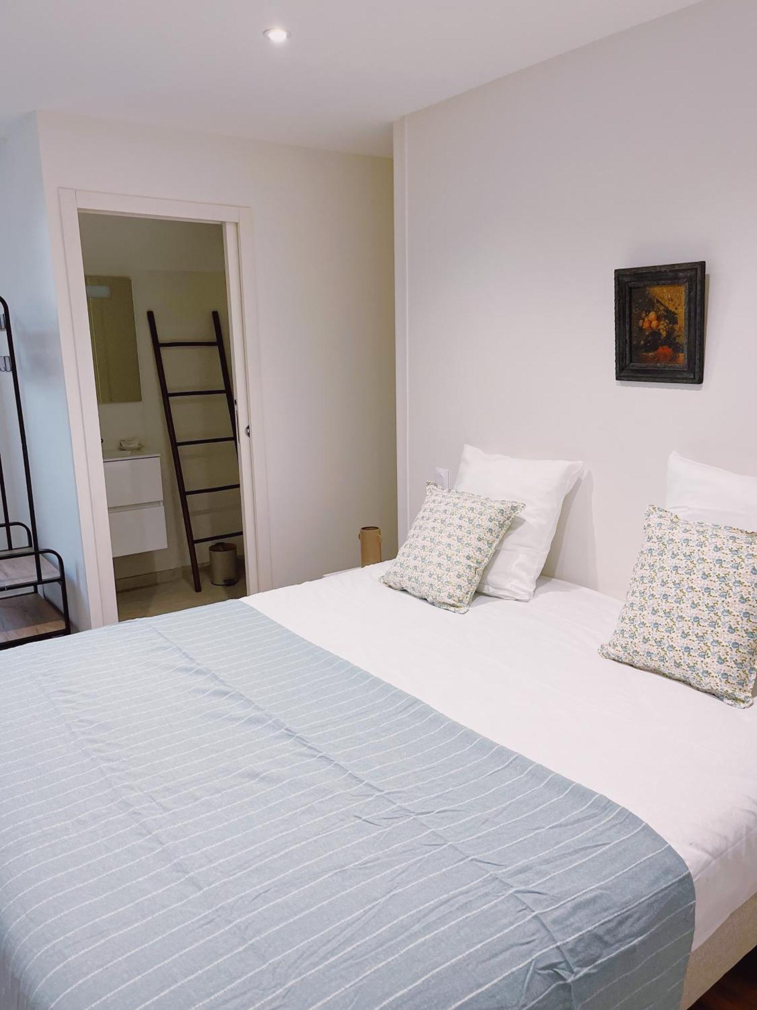 Abbaye De Blanchelande Bed & Breakfast Neufmesnil Екстериор снимка