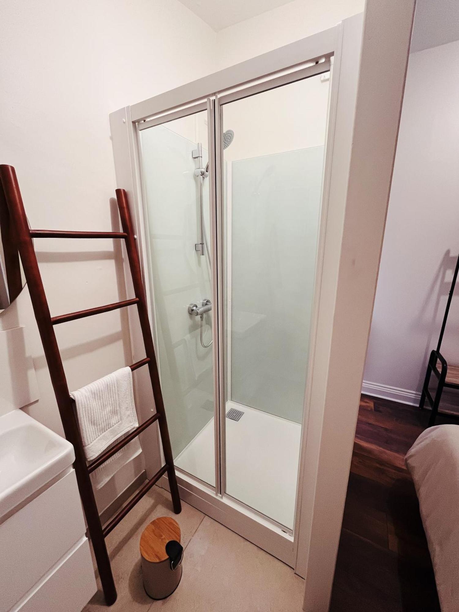 Abbaye De Blanchelande Bed & Breakfast Neufmesnil Екстериор снимка