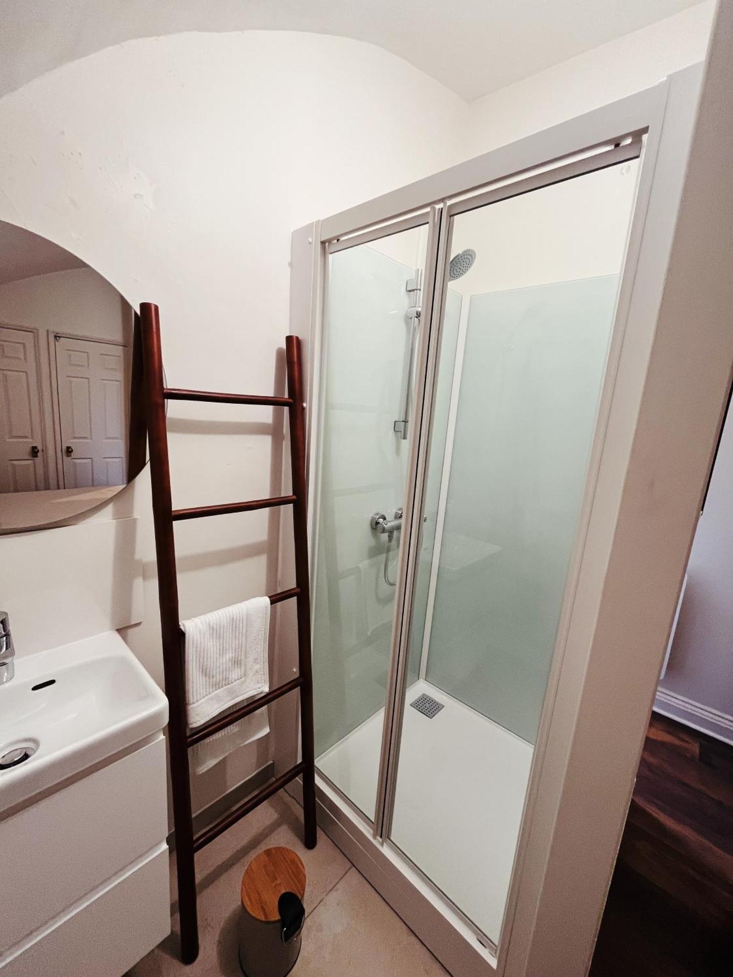 Abbaye De Blanchelande Bed & Breakfast Neufmesnil Екстериор снимка