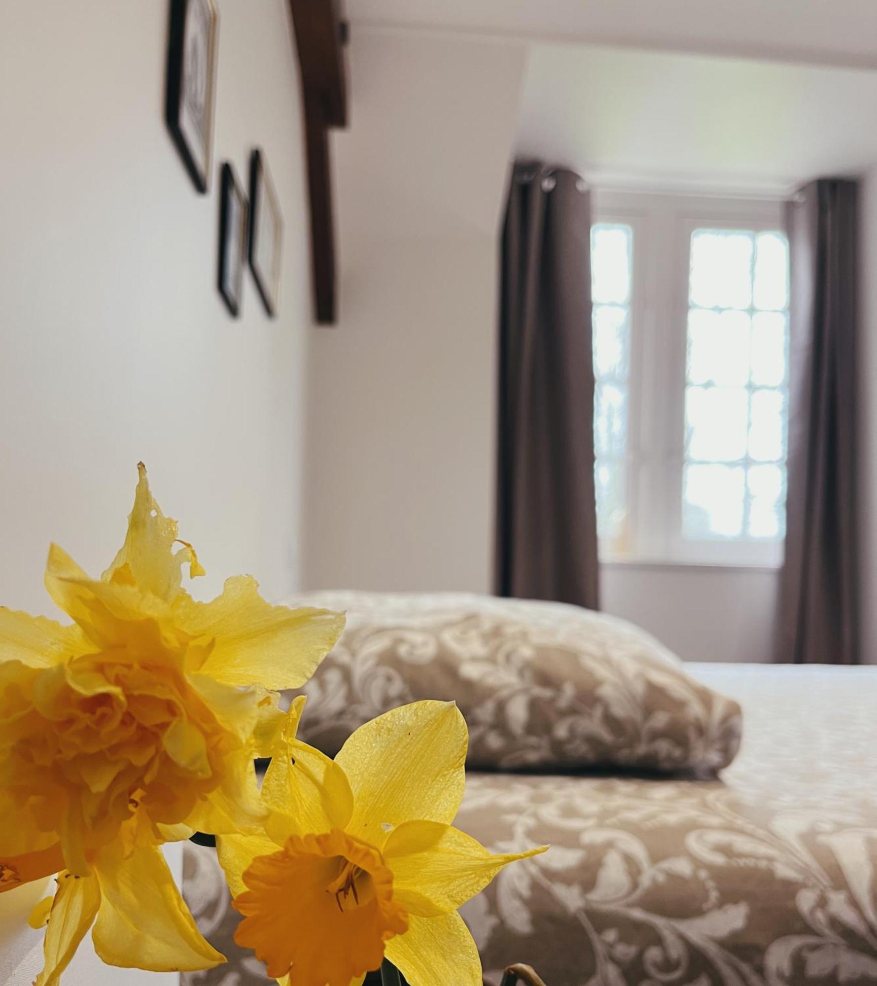 Abbaye De Blanchelande Bed & Breakfast Neufmesnil Екстериор снимка