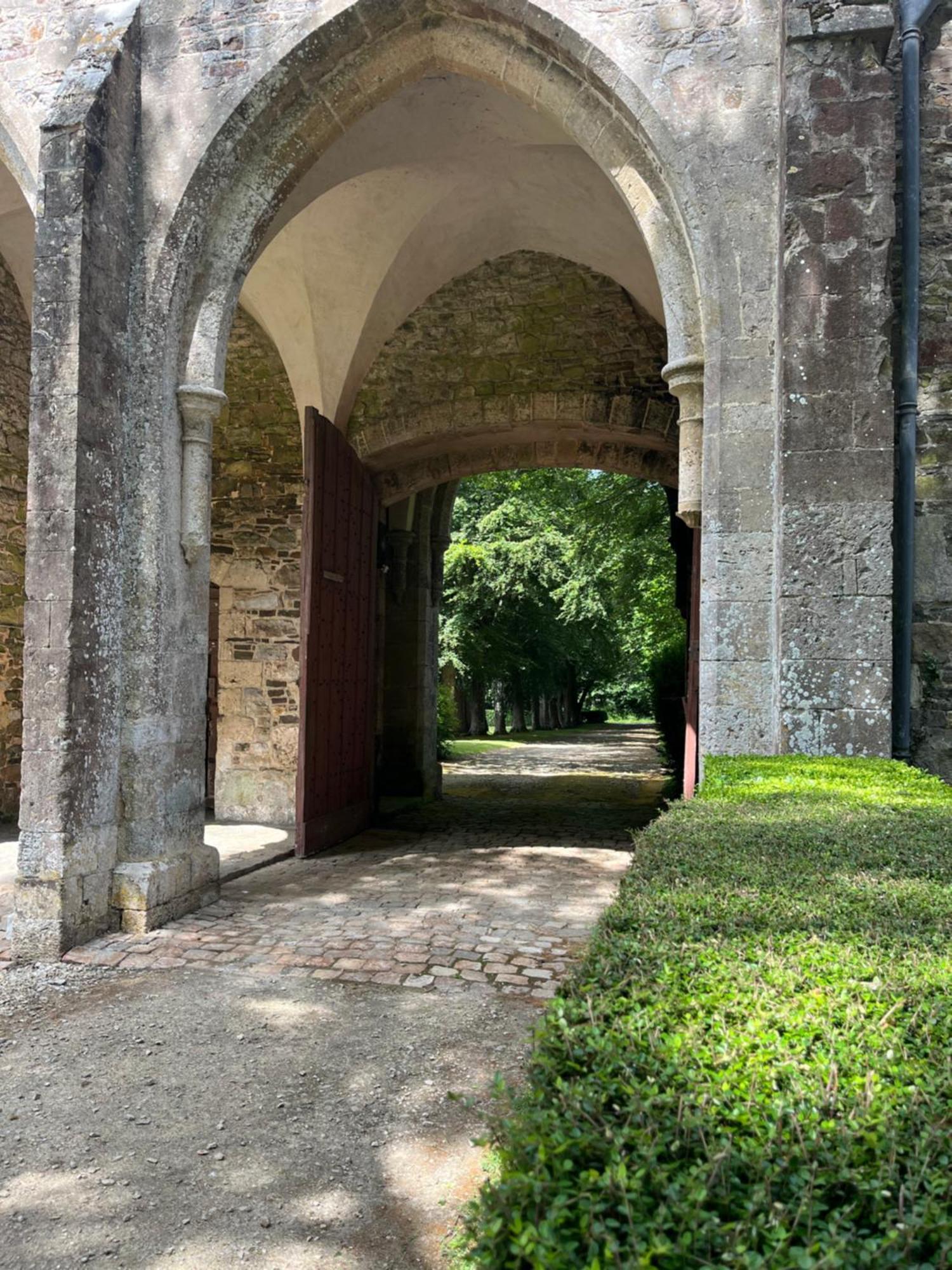 Abbaye De Blanchelande Bed & Breakfast Neufmesnil Екстериор снимка