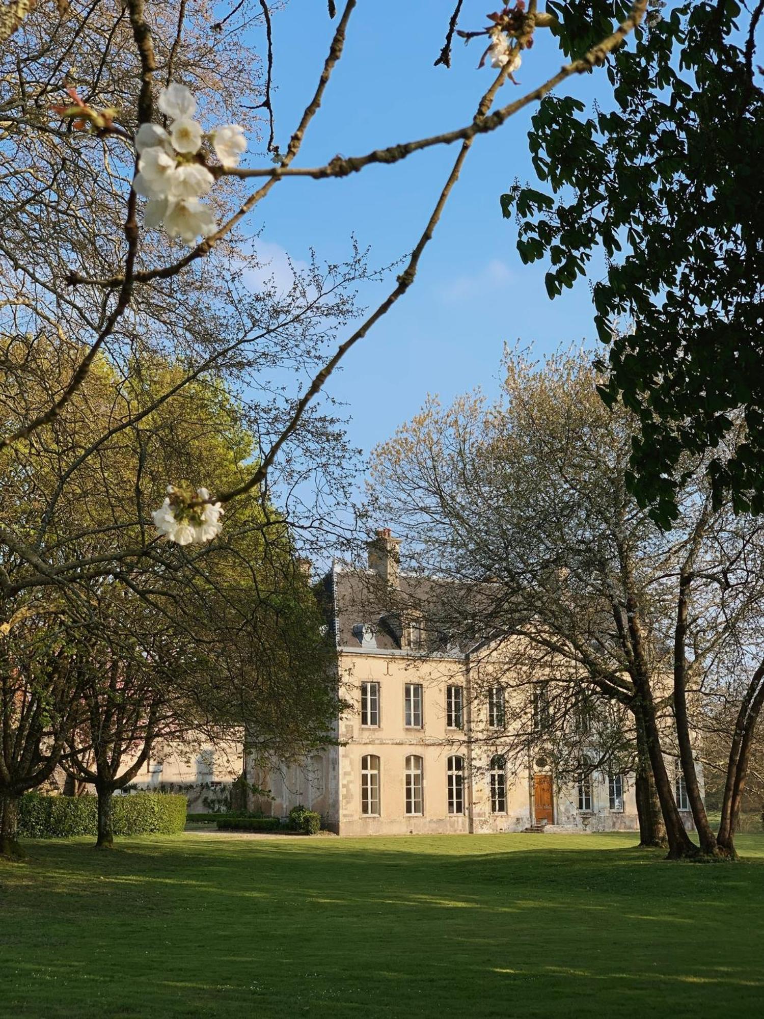 Abbaye De Blanchelande Bed & Breakfast Neufmesnil Екстериор снимка